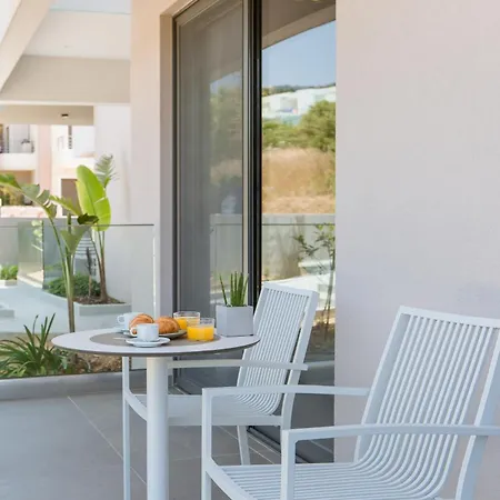 Noemie Luxury Aparthotel *